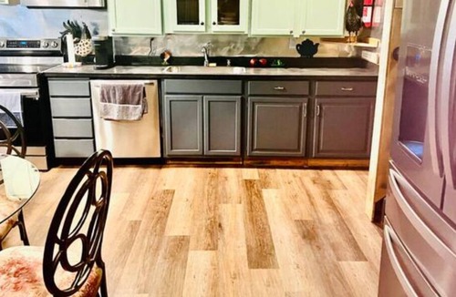 Security-Widefield House | Rustic 2BR Den 15min to Downtown, 7min to Airport!