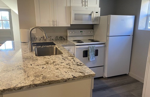 Speer Apartment | S Broadway 2 bed getaway w Parking - 98 walk score
