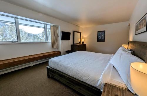 Keystone House | Saints John 2505 by SummitCove Lodging in colorado