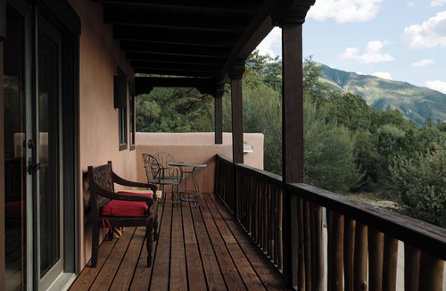 Arroyo Seco Cabin | Salto Retreat, Valley Views, HotTub, Patio, Hiking