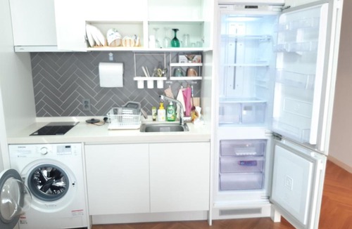 Sokcho Apartment | Samsung-Home11층 주니어스위트룸, Ocean & Lake view, Netflix O