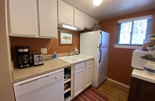 Georgetown Condo | Saxon Mountain Condo sleeps 8: steps to Georgetown Lake and fishing:pet friendly