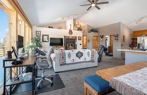 Saint Mary's Cabin | Scenic Mountain Cabin in Idaho Springs