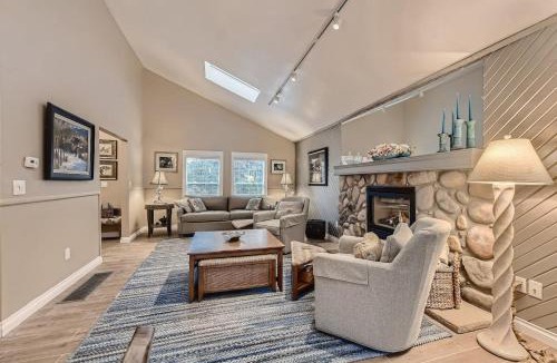 Perry Park House | Scenic Mountainside Home with Deck and Yard
