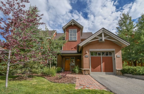 Keystone House | Scenic Rockies Retreat | Pool & Fresh Air