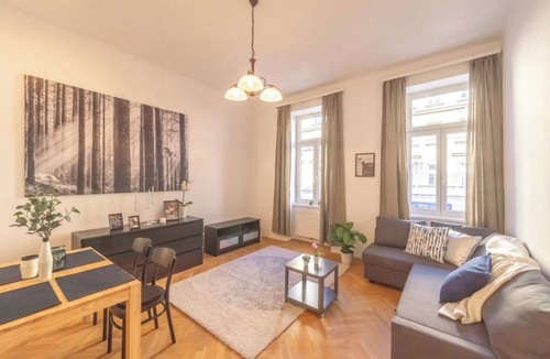 Vienna Apartment | Schönbrunn Palace Beautiful 1 bedroom apartment
