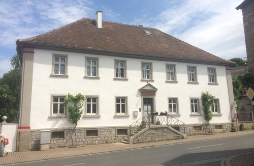Volkach Apartment | Schulwohnung im ehemaligen Schul- und Rathaus