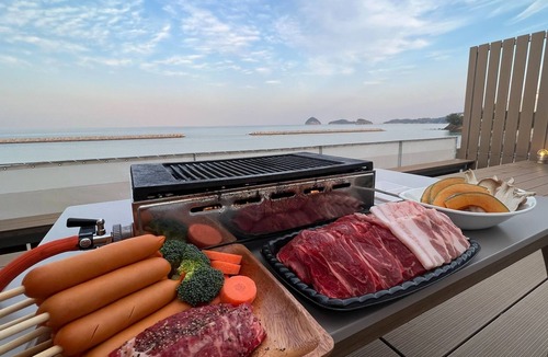 Sanuki House | Seaside villa for rent with jacuzzi overlooking th/Sanuki Kagawa