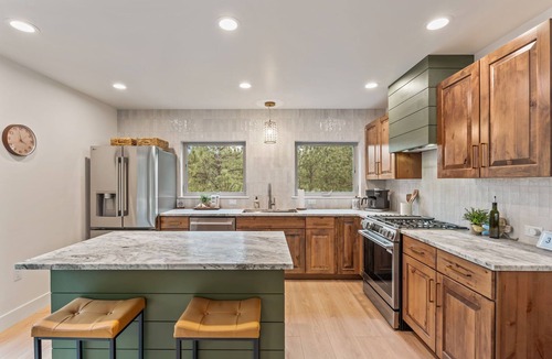 Monument Cabin | Secluded Cozy Cabin/Hot Tub/Private Mountain Retreat