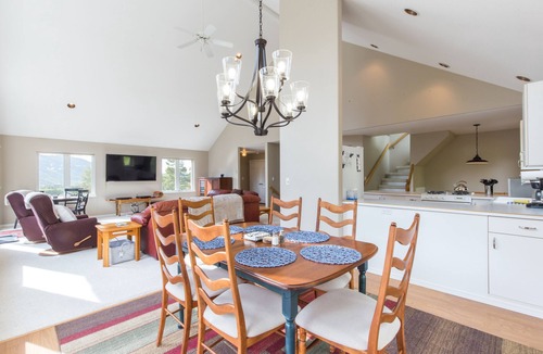 Ridgway House | Secluded Creekside Home | Incredible Views | A/C | Private Deck | STR2025-036