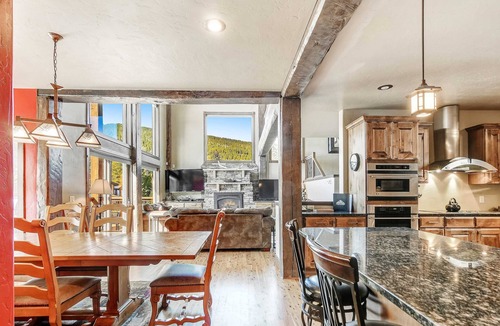 Blue River Cabin | Secluded Escape for 10, Hot Tub, Game Room & More!
