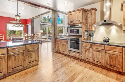 Blue River Cabin | Secluded Escape for 10, Hot Tub, Game Room & More!