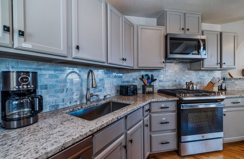 Alma House | Secluded Mountain Retreat Amazing Views and Hot Tub - Only 20 min from Breck