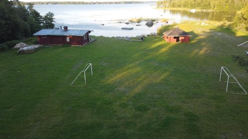 Luoto Hotel | Seitsemän sillan majatalo