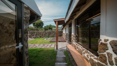 Moseulpo House | Seogwipo Damu Stay
