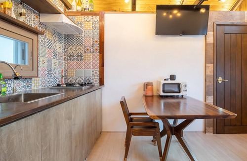 Andeok House | Seogwipo Unyeong Pension