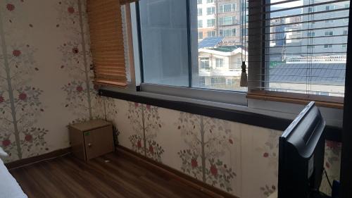 Songsan-dong Hostel | Seom Guesthouse