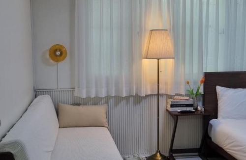 Amsail-tong Bed & Breakfast | Seoul #10minToJamsil #KSPO #OlympicPark #LotteWorldTower #AmsaStation #Gangnam #Seongsu #동대문 #명동#AsanMedicalCenter #SRT