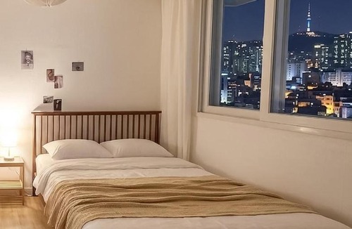 Changsin-dong Apartment | Seoul Wall Loft-View-Naksanpark-KSPO돔-고양종합운동장-고척돔-짐 보관-7박 이상 Airport Pickup3명