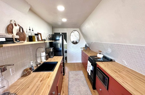 Como Cabin | Serene 2-bedroom A-Frame in Jefferson perfect for Hot Tub + Views + Stargazing