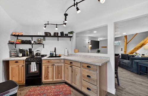 Cripple Creek Cabin | Serene Dome House with Beautiful Mountain Views!