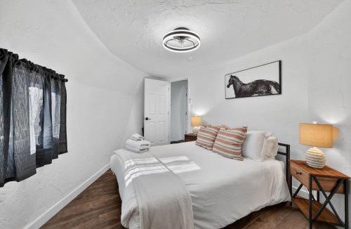 Cripple Creek House | Serene Dome House with Beautiful Mountain Views