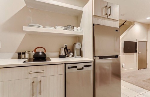 West Colfax Apartment | Serenity at Sloan's Lake | 1BR with a Modern Twist