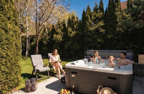 Pruhonice Villa | Serenity Luxusní vila s vířivkou a zahradou u Prahy