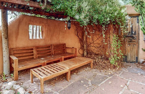 Taos House | Shady Nook Mesa - Mountain Views, Hot Tub & Patio