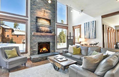 Breckenridge House | Shekel Haus – Luxury Mountain Retreat w/Views Hot Tub