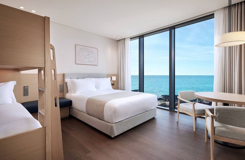 Downtown Hotel | Shilla Stay Plus Iho Tewoo Ocean Front