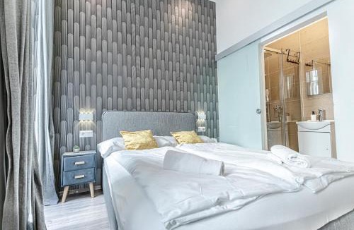Mariahilf Apartment | Shopping Paradise 9BR Complex Ideal for 22 People