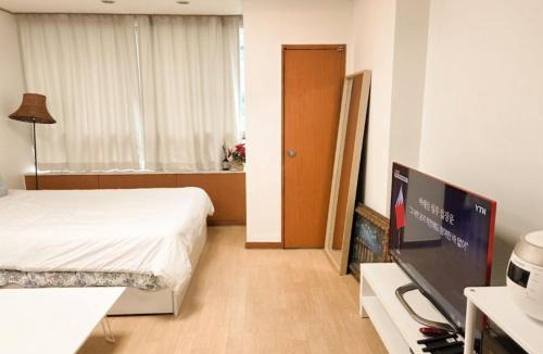 Nonhyeon-dong Apartment | Sinsa Garosu gil Cozy house