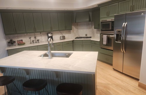 Frisco Villa | Ski, Hike, Creek and steps from main st , bus to Breck or Copper 2 blocks away.