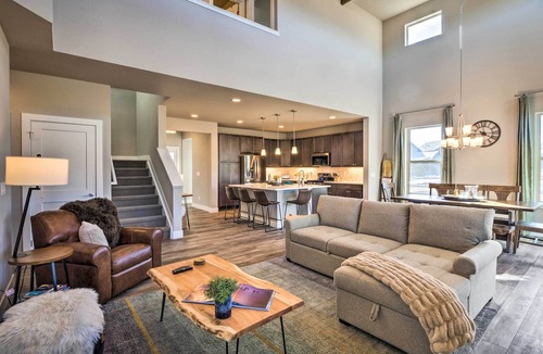 Grand Elk Ranch House | Ski & Hike: Home w/Hot Tub + Gas Grill in Granby