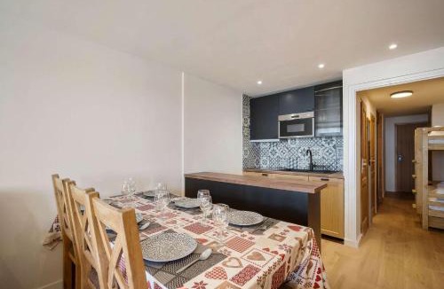 Val-Thorens Apartment | Ski in and out Bright Alpine Flat with Mountain view