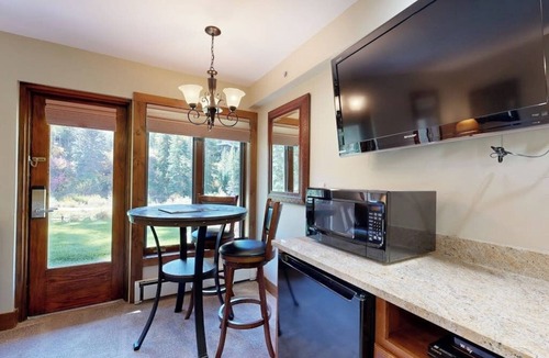 Vail Apartment | Ski-in/out lodge studio w/mountain view, fast WiFi & shared pool, hot tubs, W/D