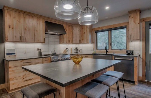 Warrior's Mark West Condo | Ski-In/Out Townhome w/Hot Tub & Lovely Mtn Views!