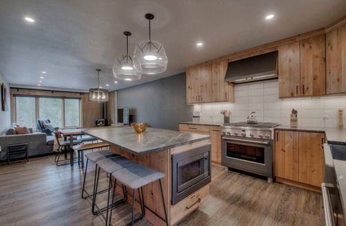 Warrior's Mark West Condo | Ski-In/Out Townhome w/Hot Tub & Lovely Mtn Views!
