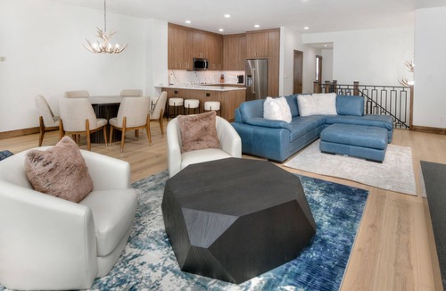 Highlands Townhomes Condo | Ski-In & Out Your Doorstep! Lovely Interior, Pool/Hot Tub!