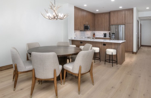 Highlands Townhomes Condo | Ski-In & Out Your Doorstep! Lovely Interior, Pool/Hot Tub!