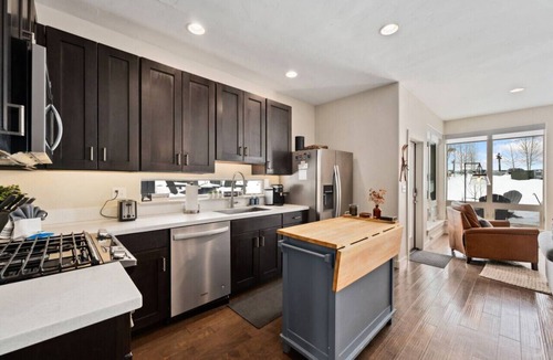 Silvercreek Villa | Ski-In/Ski-Out, 3BD/3BA, 2 Story w/Garage, by Pool