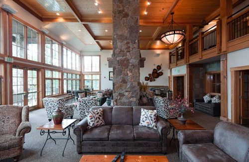 Peak 9 Resort | Ski-in-Ski-Out Breckenridge Ski Resort. Full Two B/R Two Bath March 15-18 2026