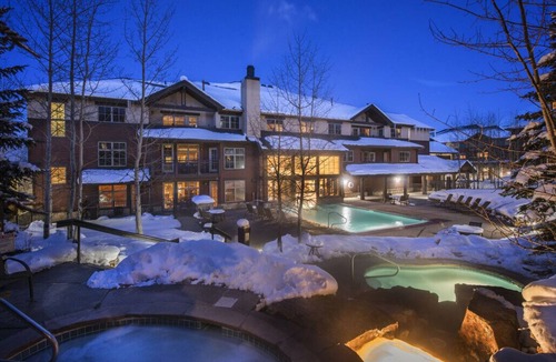 Peak 9 Resort | Ski-in-Ski-Out Breckenridge Ski Resort. Full Two B/R Two Bath March 15-18 2026