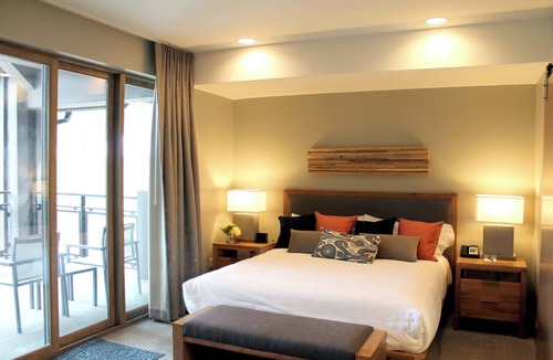 Peak 8 Condo | Ski-in/Ski-out Condo Week 1/25 to 2/1 International Snow Sculpture Championship