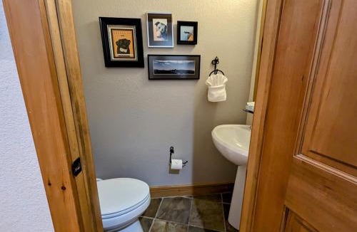 Keystone House | Ski Tip Ranch 8701 by SummitCove Lodging in Colorado