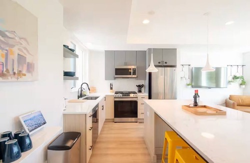 Berkeley House | Skyline Retreat | Sunnyside Views | Berkeley