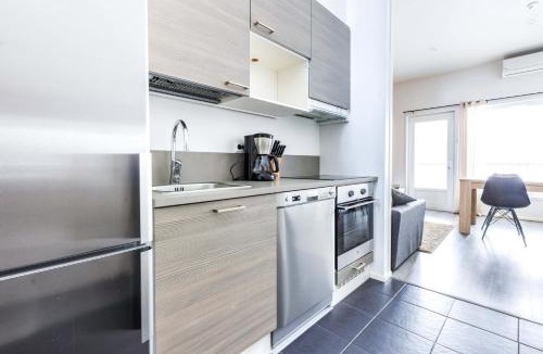 Kalajoki Apartment | SkyVillas B29 Central location Incl WiFi, AC, Sauna, Balcony