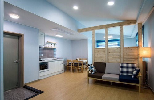 Hallim House | Sleep in the Sea