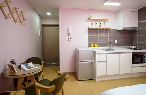 Hallim House | Sleep in the Sea